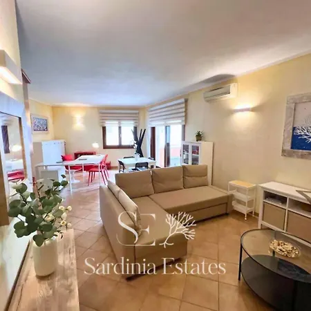 Pieno Centro Con Parcheggio - *